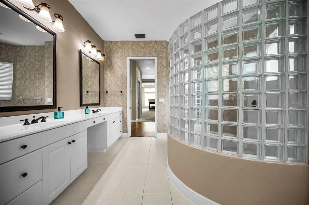 2270 Christy Lane Oldsmar FL 34677