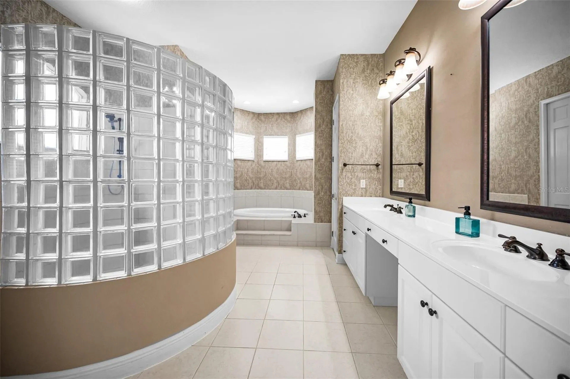 2270 Christy Lane Oldsmar FL 34677