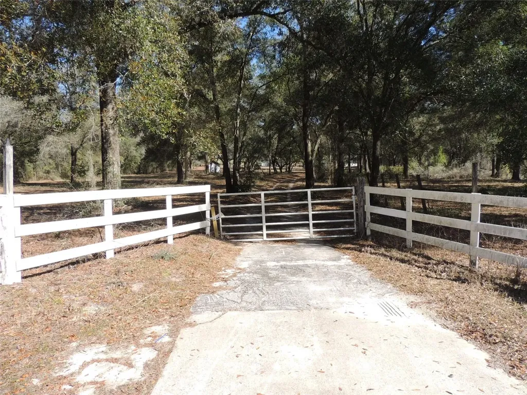 4551 SE 138th Terrace Morriston FL 32668