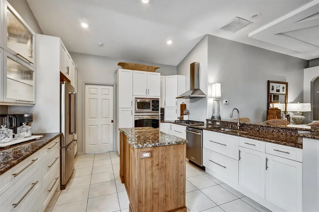 5122 Creekside Trail Sarasota FL 34243
