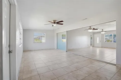 6338 21st Street N St Petersburg FL 33702