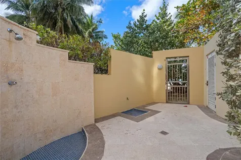 Carrion Court #6 Carrion Court Playa Street San Juan PR 00911