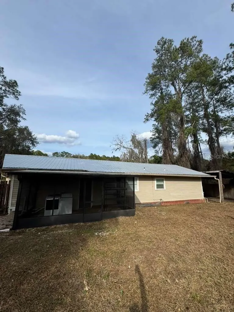 211 NW Highway 441 Micanopy FL 32667