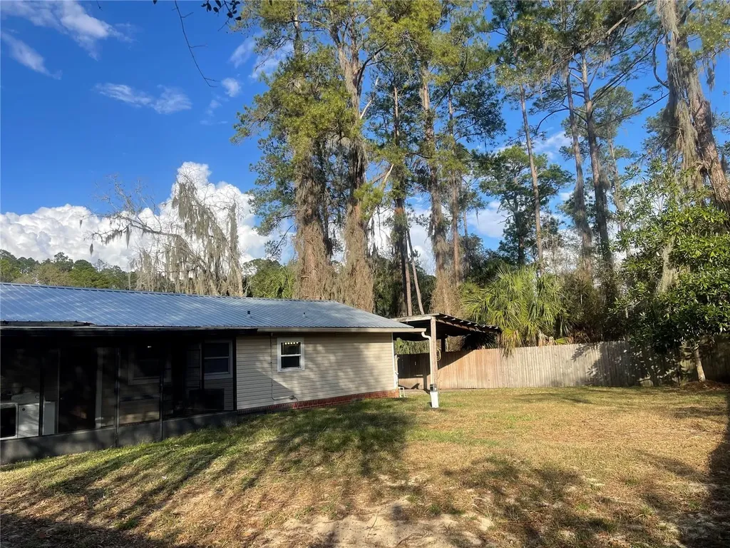 211 NW Highway 441 Micanopy FL 32667