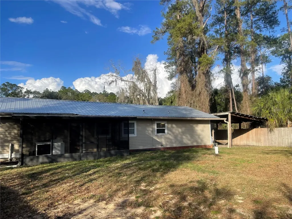211 NW Highway 441 Micanopy FL 32667