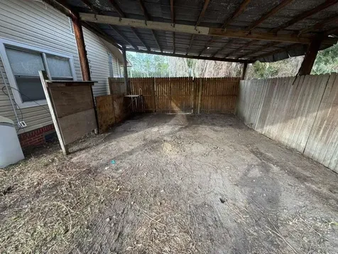 211 NW Highway 441 Micanopy FL 32667