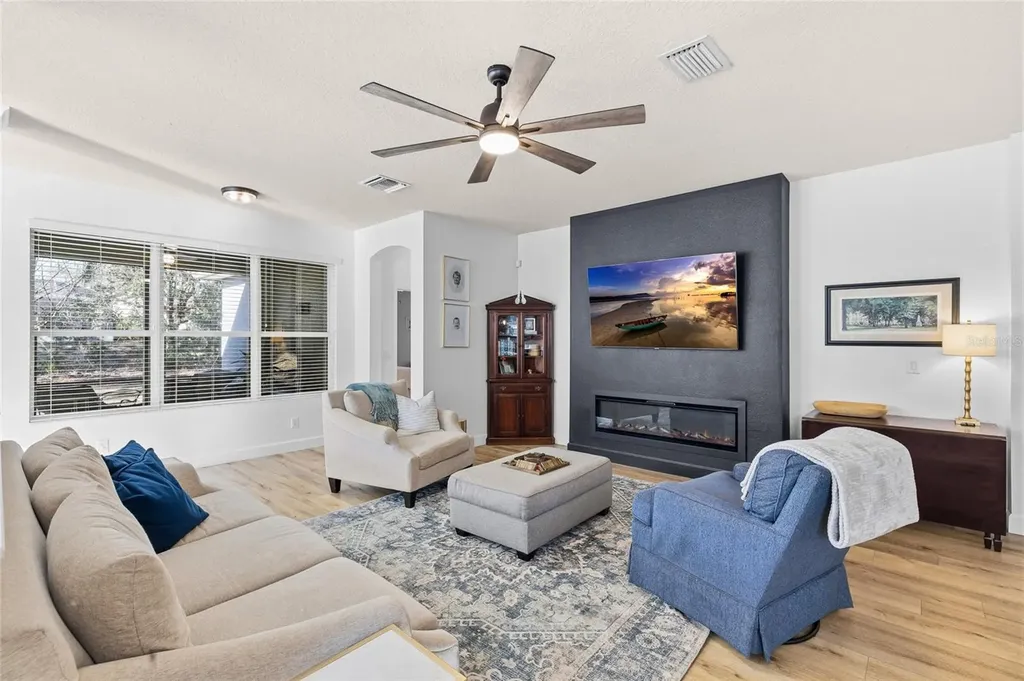 15814 Starling Water Drive Lithia FL 33547