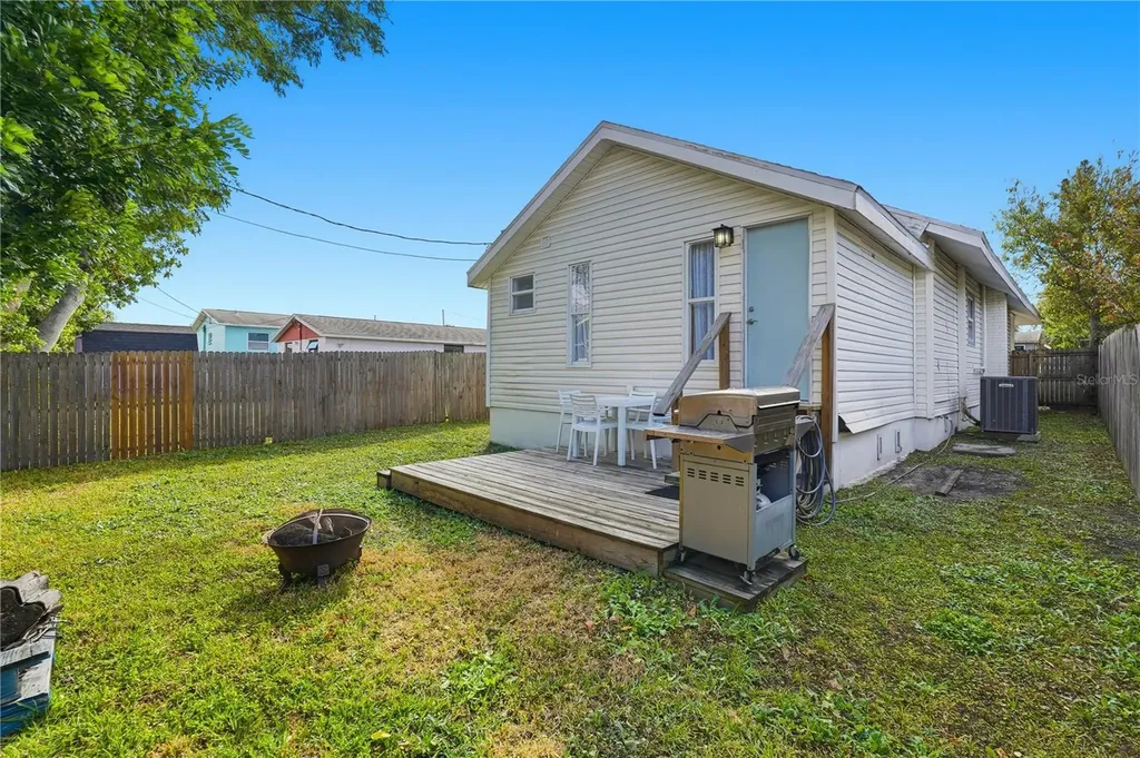 4339 58th Avenue N St Petersburg FL 33714