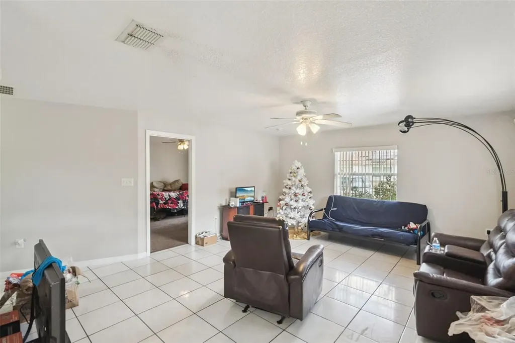 303 Azincourt Lane Kissimmee FL 34759