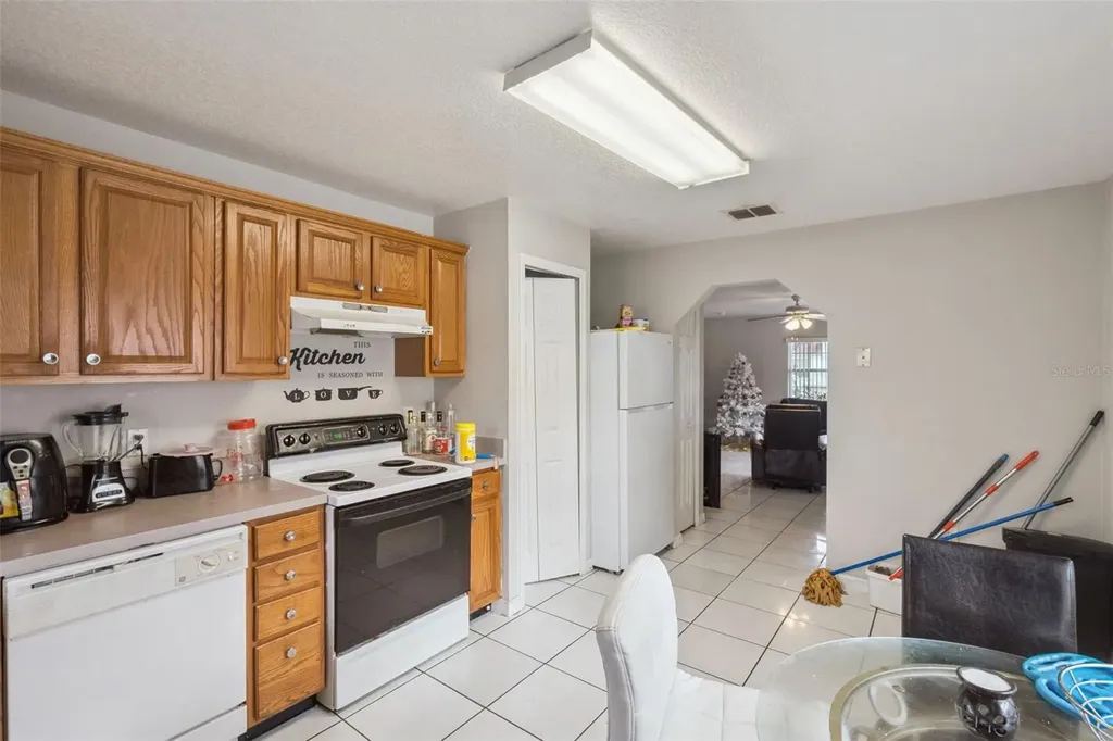 303 Azincourt Lane Kissimmee FL 34759