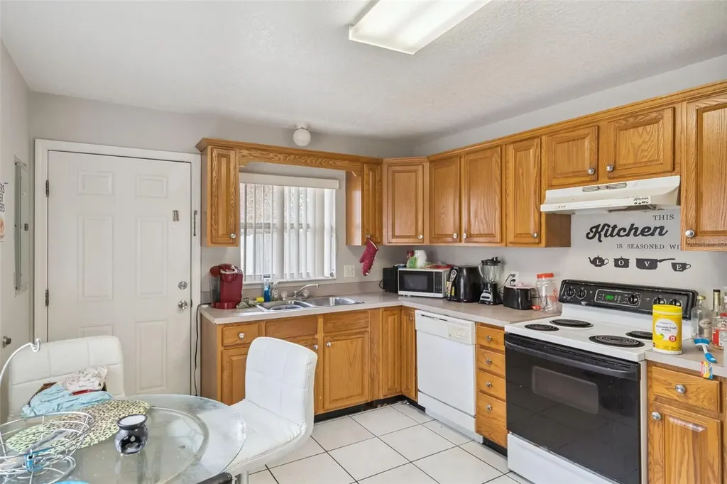 303 Azincourt Lane Kissimmee FL 34759