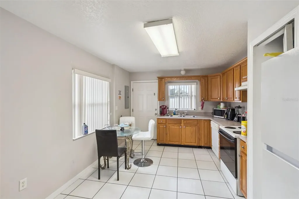 303 Azincourt Lane Kissimmee FL 34759