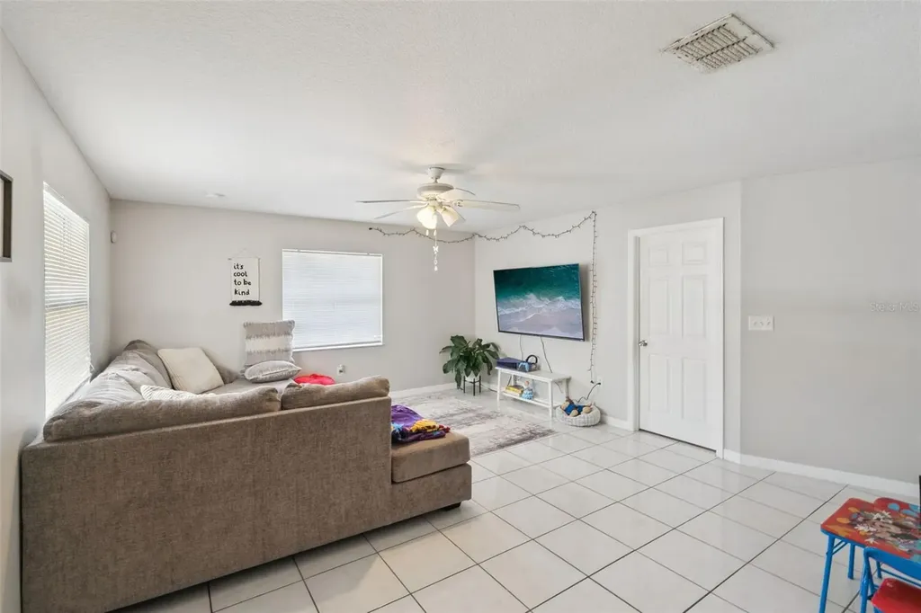 303 Azincourt Lane Kissimmee FL 34759