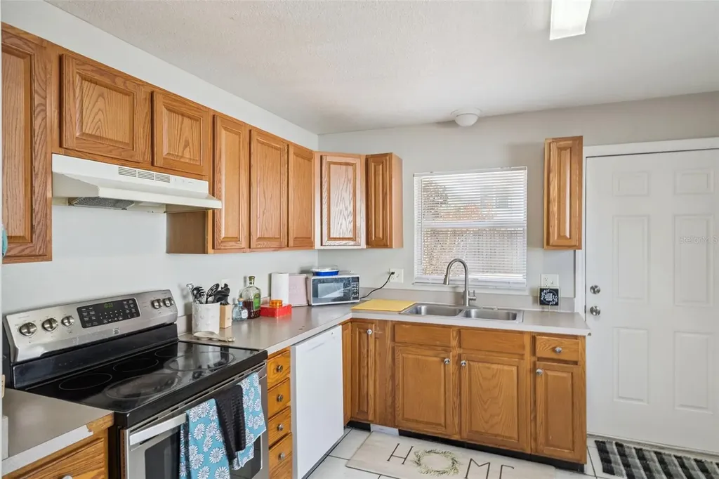 303 Azincourt Lane Kissimmee FL 34759