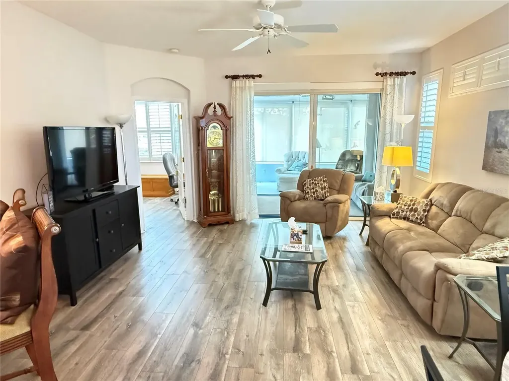 2052 Inverness Greens Drive Sun City Center FL 33573