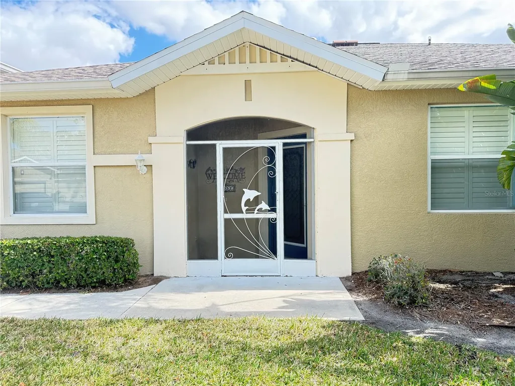 2052 Inverness Greens Drive Sun City Center FL 33573
