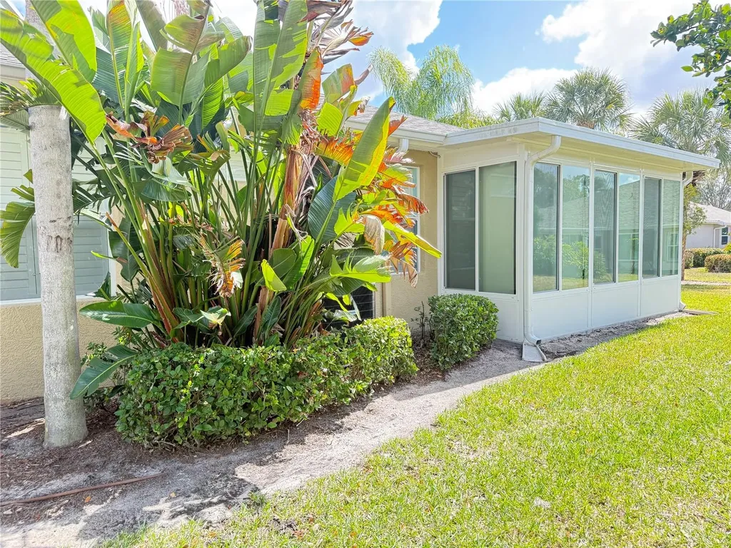 2052 Inverness Greens Drive Sun City Center FL 33573