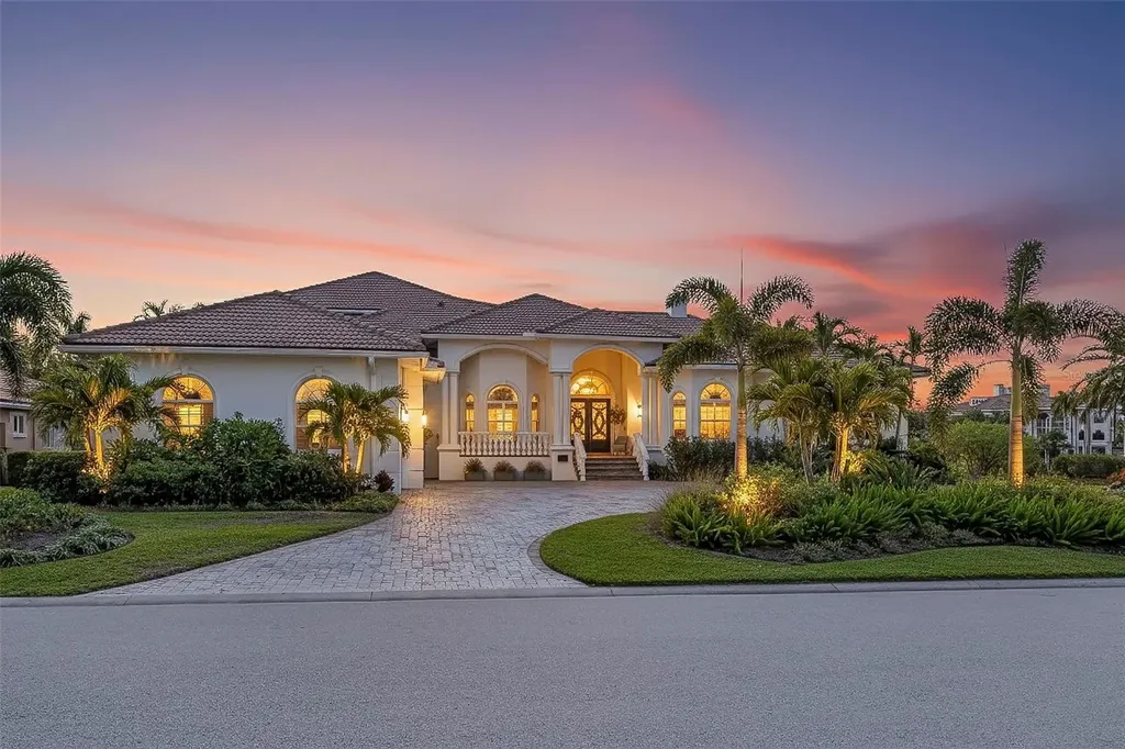 5264 61st Avenue S St Petersburg FL 33715