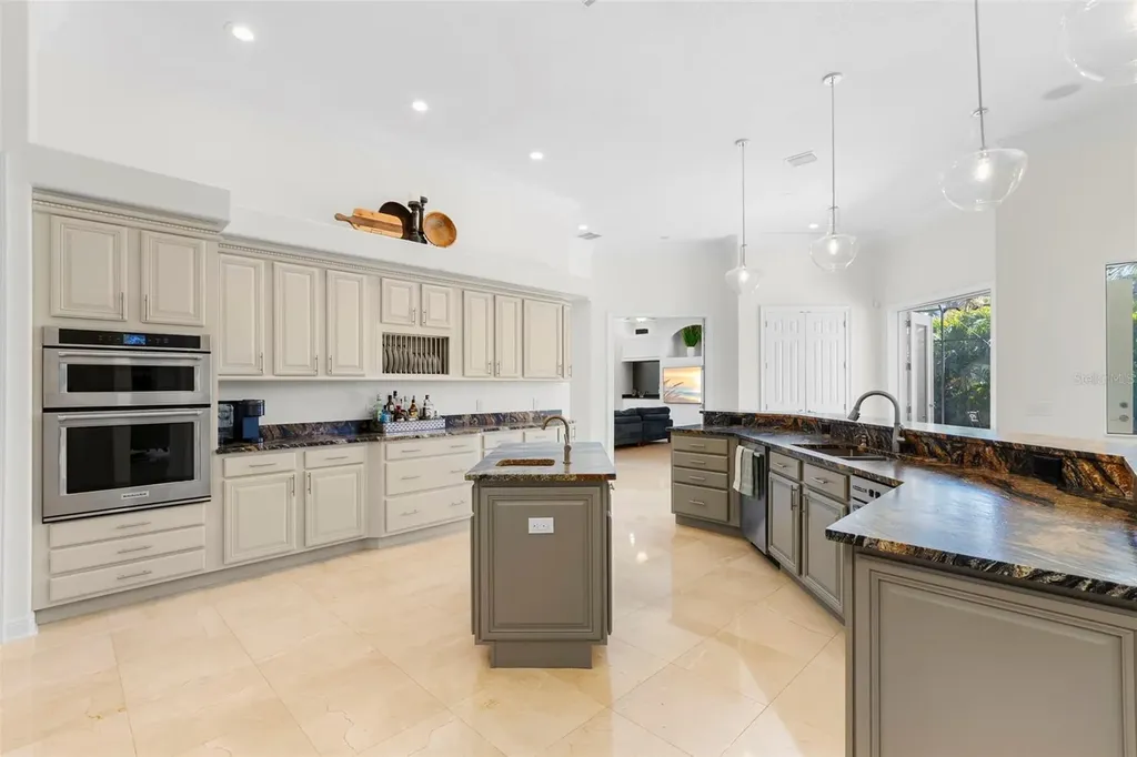 5264 61st Avenue S St Petersburg FL 33715