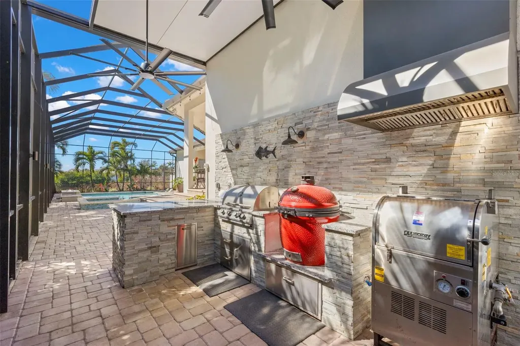 5264 61st Avenue S St Petersburg FL 33715