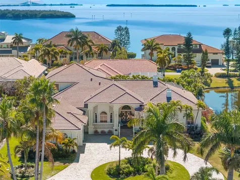 5264 61st Avenue S St Petersburg FL 33715