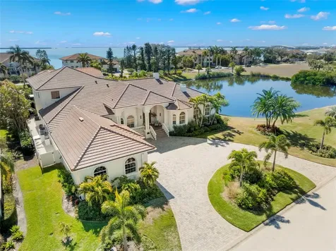 5264 61st Avenue S St Petersburg FL 33715