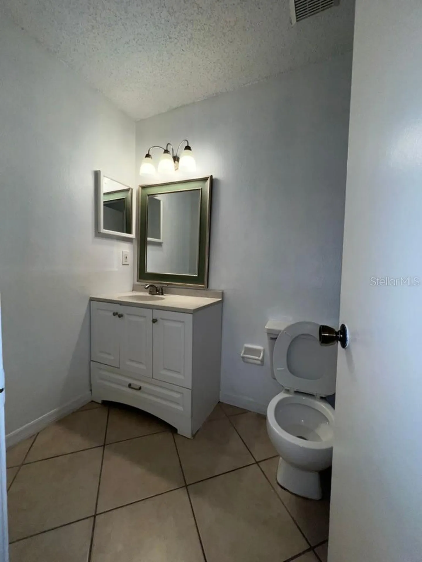 2101 Cascades Boulevard Kissimmee FL 34741