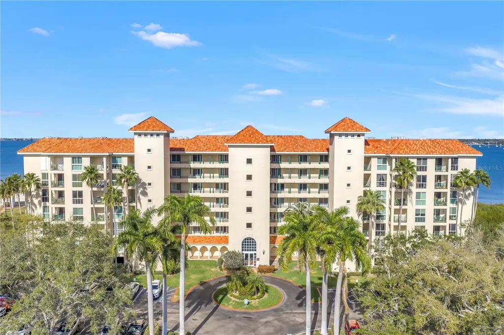 4737 Dolphin Cay Lane S St Petersburg FL 33711