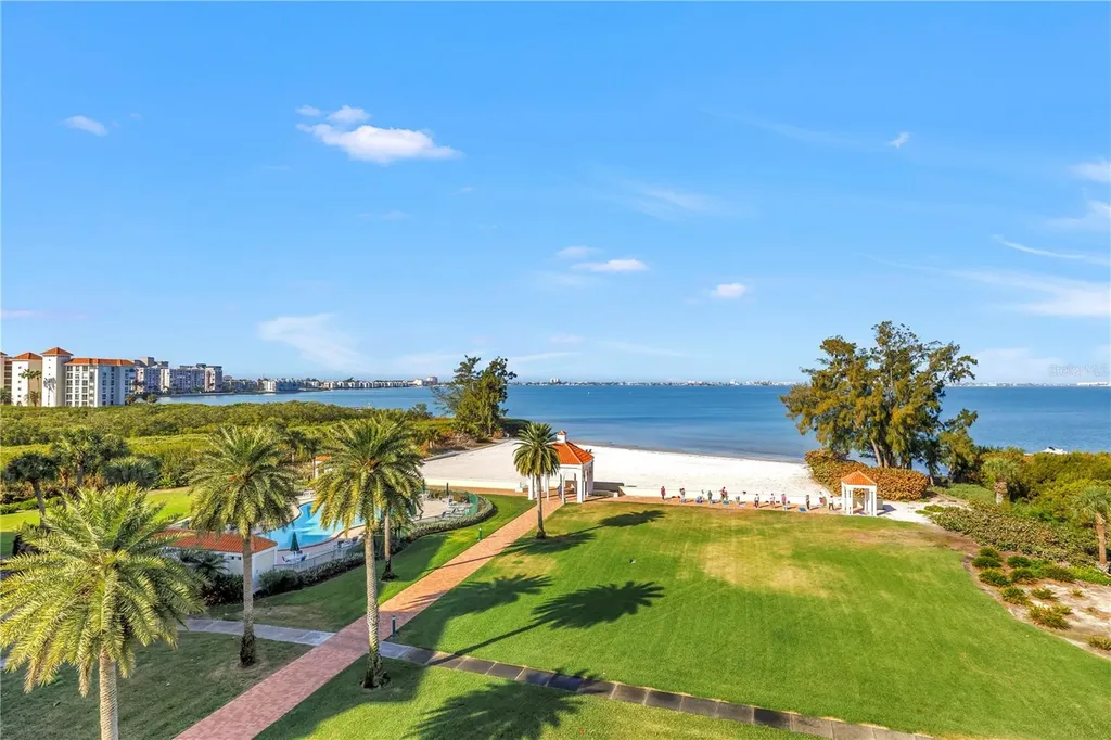 4737 Dolphin Cay Lane S St Petersburg FL 33711
