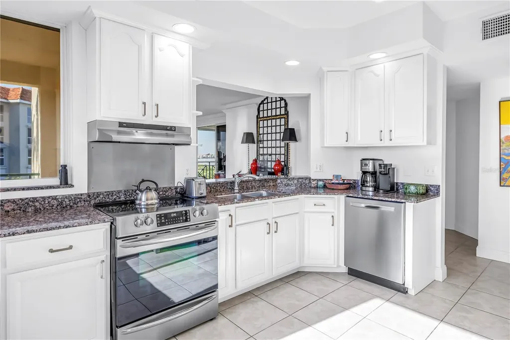 4737 Dolphin Cay Lane S St Petersburg FL 33711