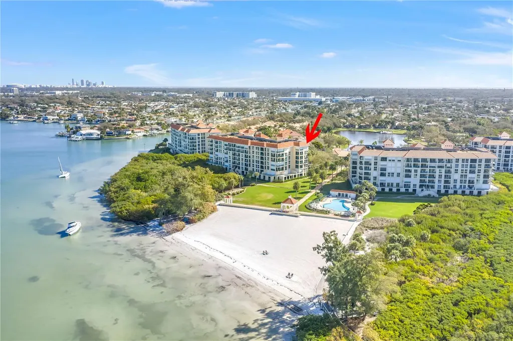 4737 Dolphin Cay Lane S St Petersburg FL 33711