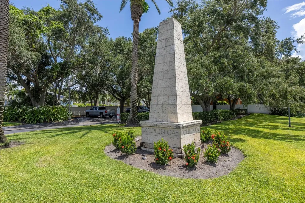 4737 Dolphin Cay Lane S St Petersburg FL 33711
