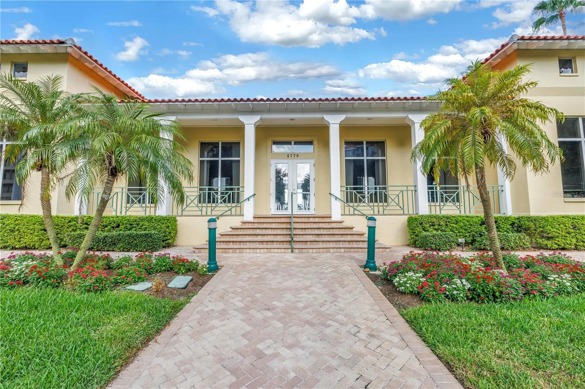 4737 Dolphin Cay Lane S St Petersburg FL 33711