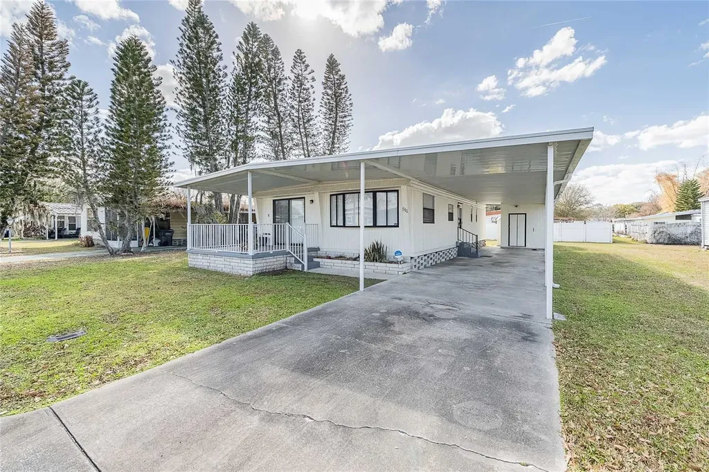 511 Lazy Lake Drive W Lakeland FL 33801