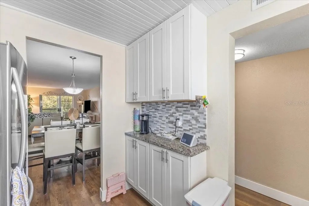 3710 Lake Bayshore Drive Bradenton FL 34205