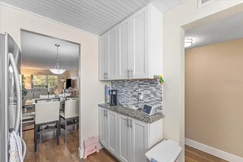 3710 Lake Bayshore Drive Bradenton FL 34205