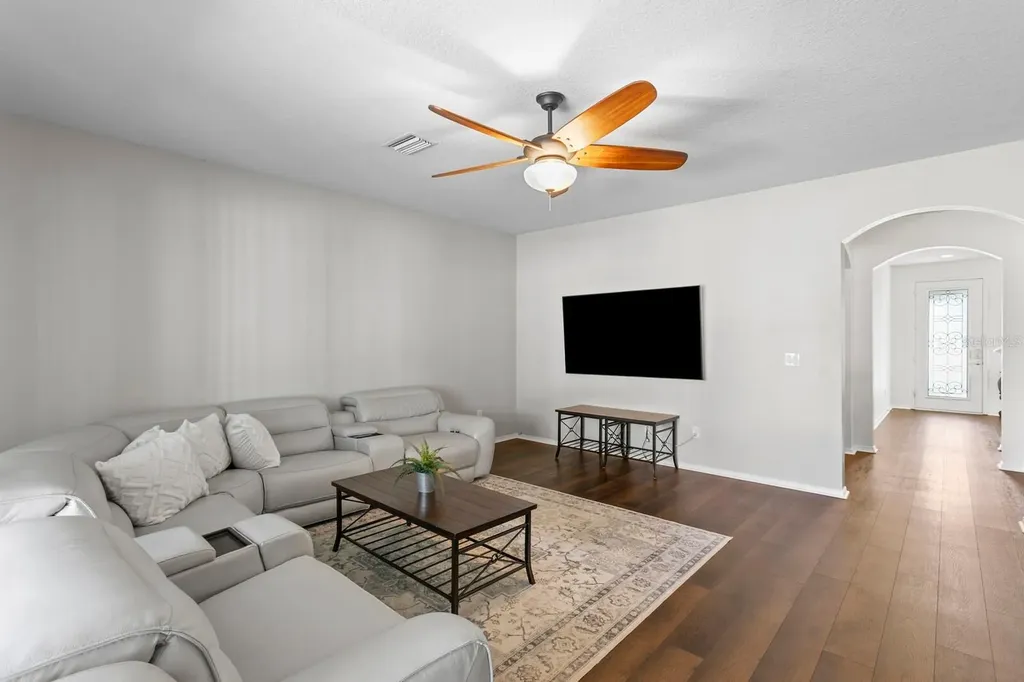 2839 Maple Brook Loop Lutz FL 33558