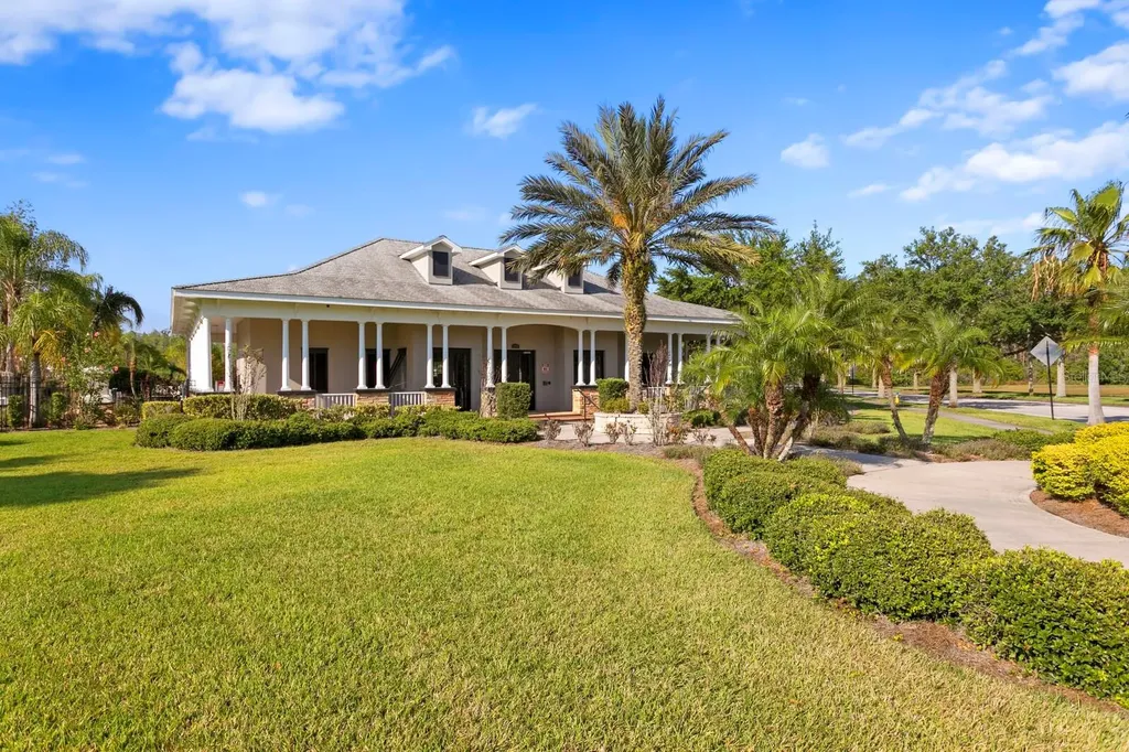 2839 Maple Brook Loop Lutz FL 33558