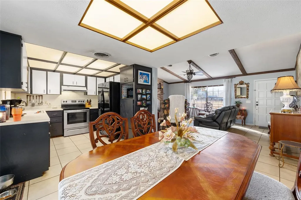 825 NE 165th Street Citra FL 32113