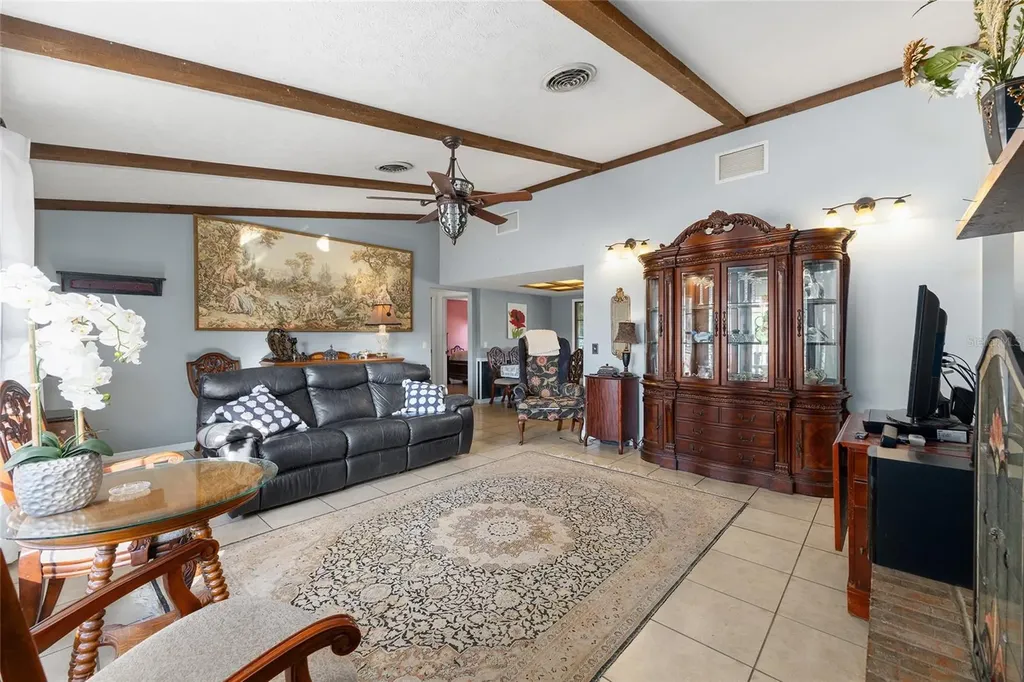 825 NE 165th Street Citra FL 32113
