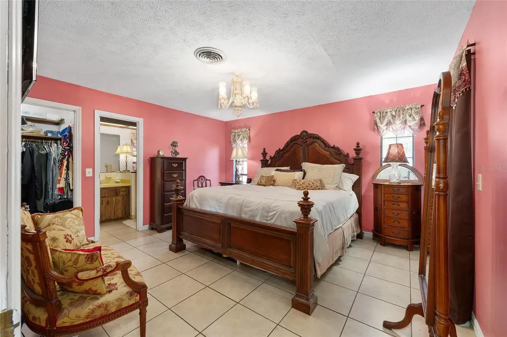 825 NE 165th Street Citra FL 32113