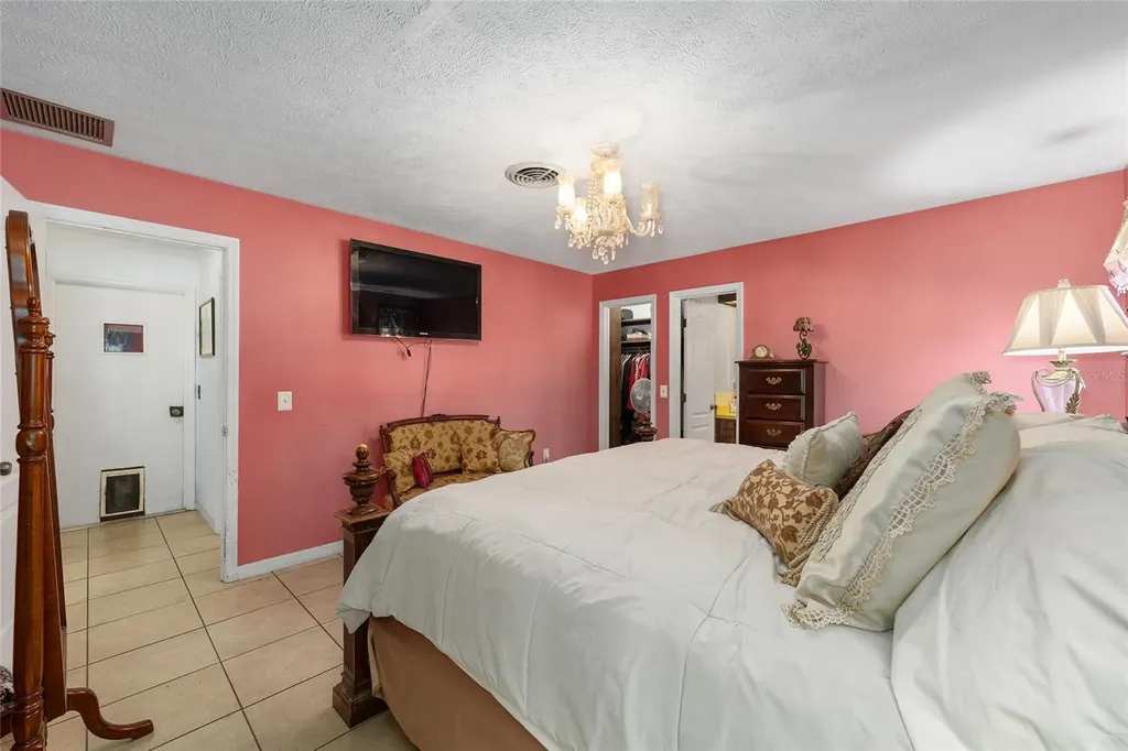 825 NE 165th Street Citra FL 32113