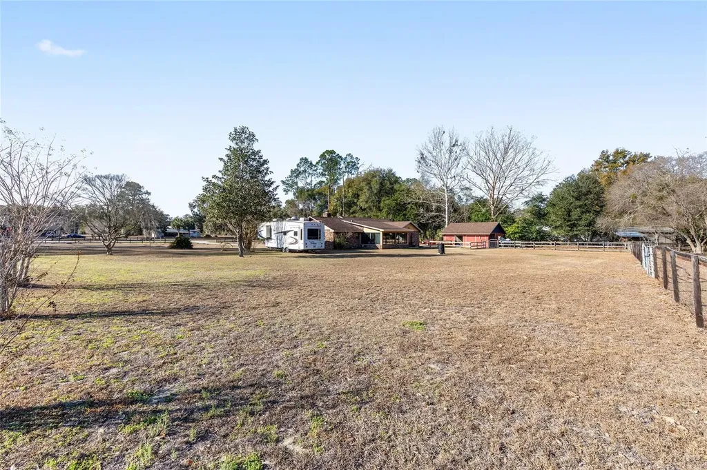 825 NE 165th Street Citra FL 32113