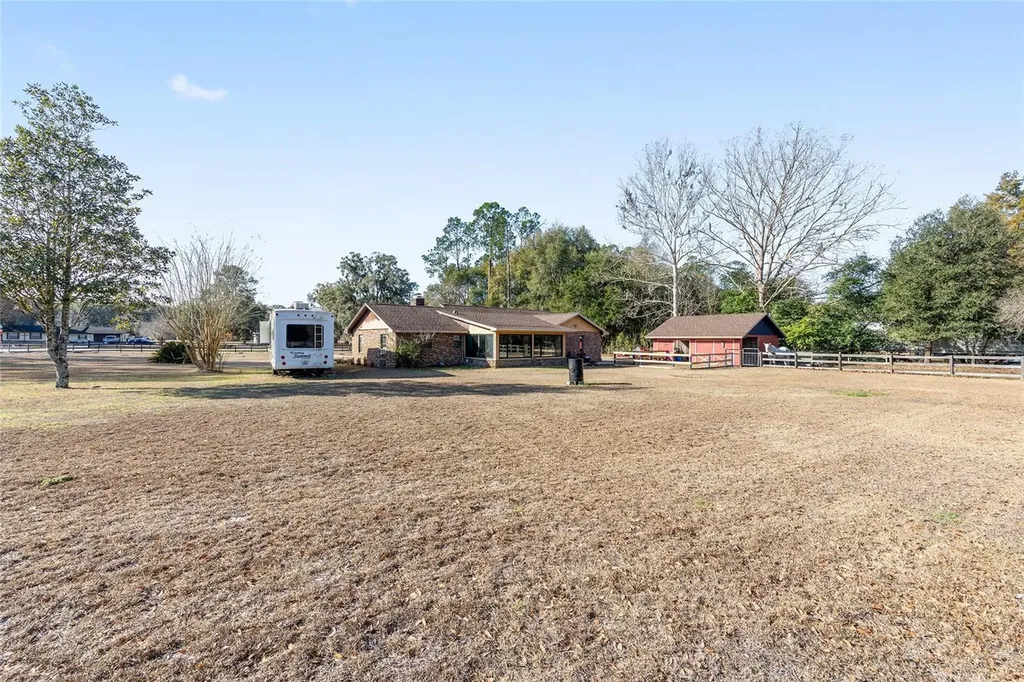 825 NE 165th Street Citra FL 32113