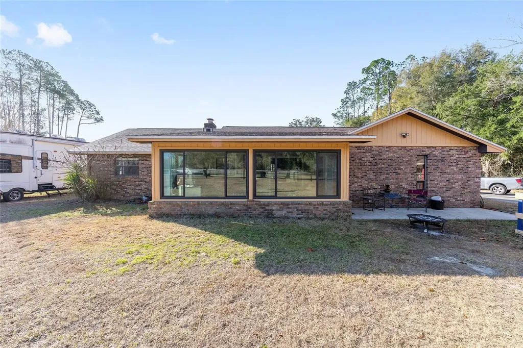 825 NE 165th Street Citra FL 32113