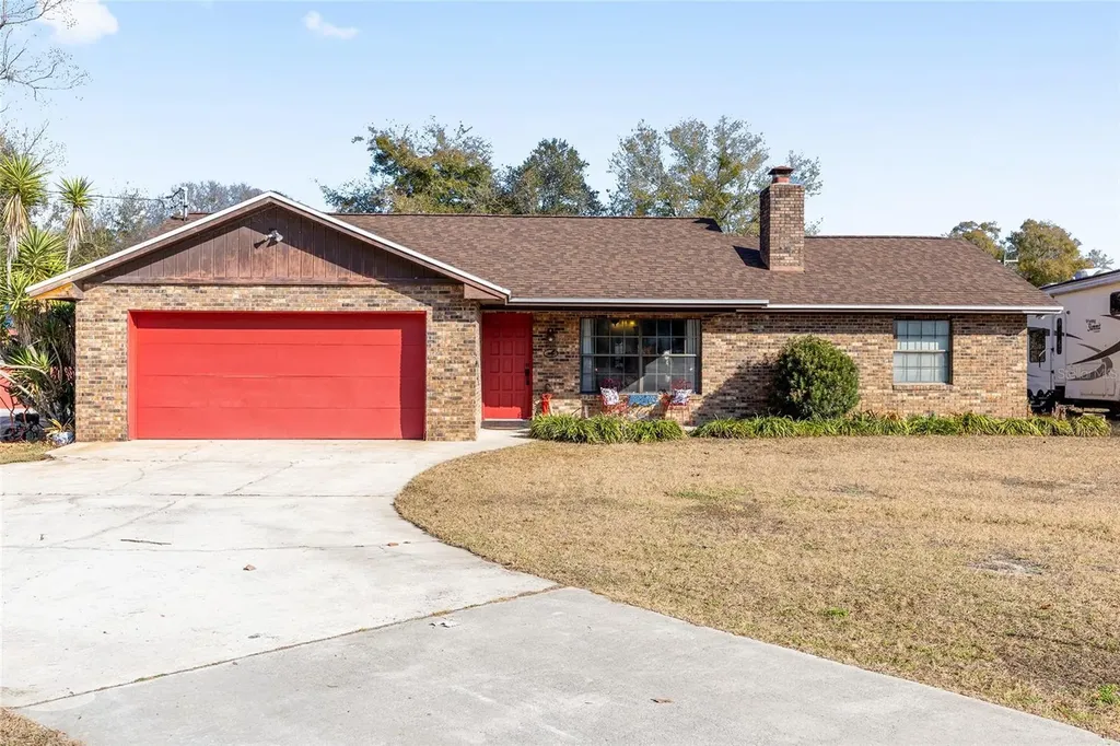 825 NE 165th Street Citra FL 32113