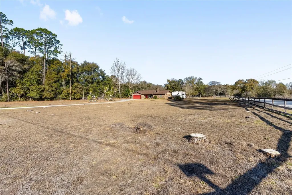 825 NE 165th Street Citra FL 32113