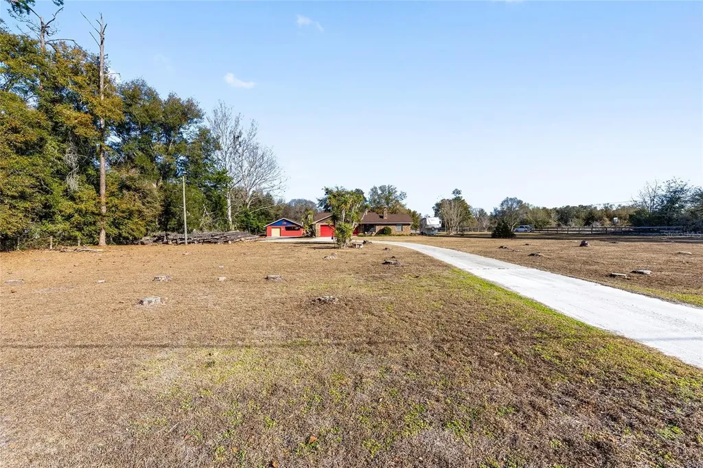 825 NE 165th Street Citra FL 32113