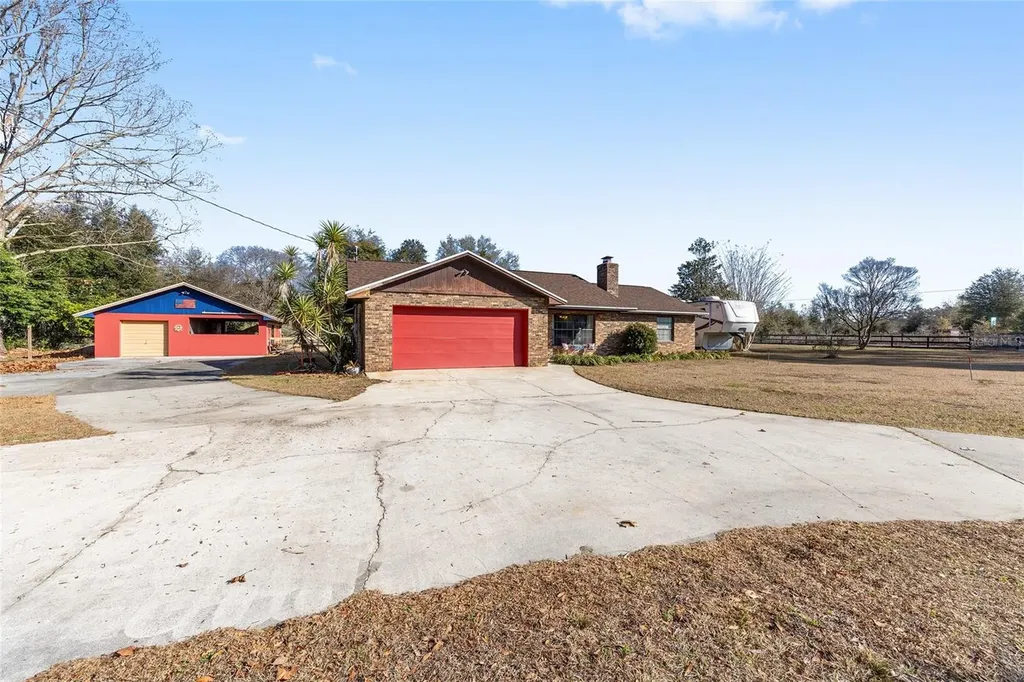 825 NE 165th Street Citra FL 32113