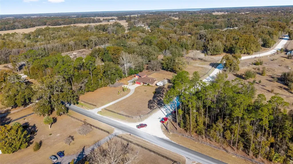 825 NE 165th Street Citra FL 32113